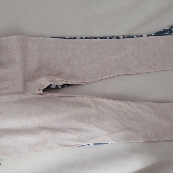 Limited Too Kids' 3 Pack Leggings - Cool Design - Picture 4 of 5